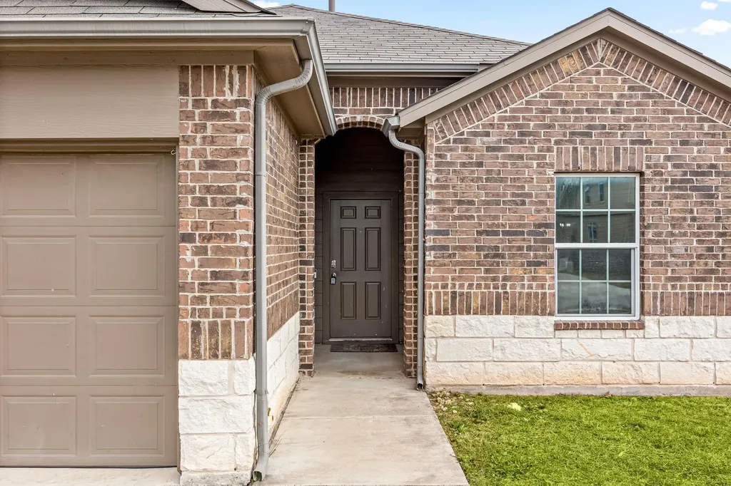 152 Cibolo Creek Drive Kyle TX 78640