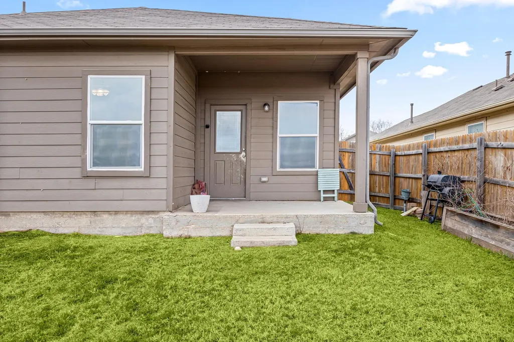 152 Cibolo Creek Drive Kyle TX 78640