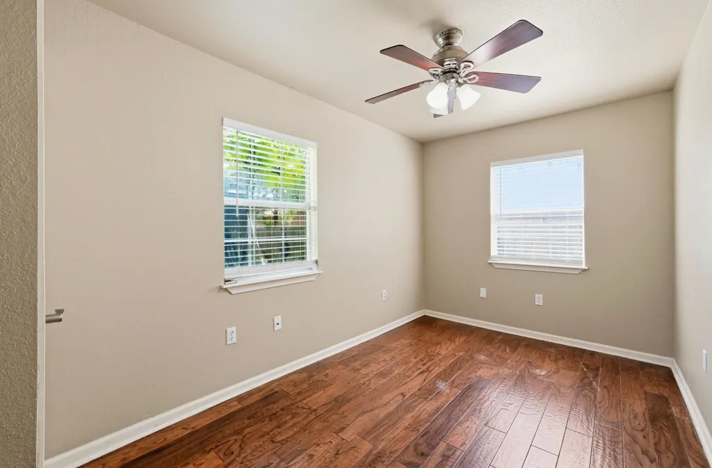 1127 Parr Street Luling TX 78648