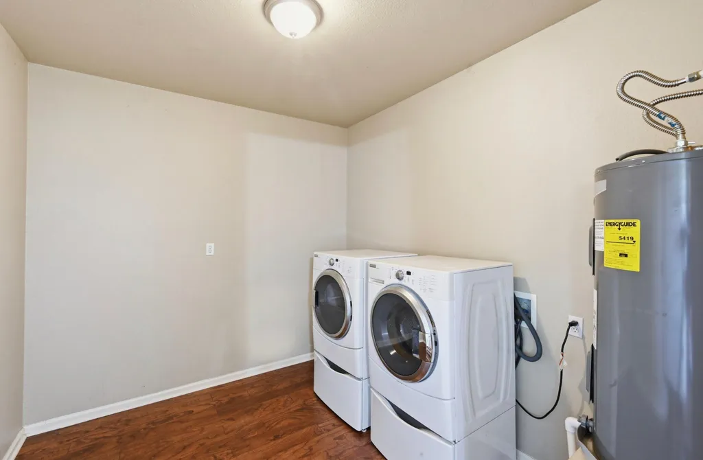 1127 Parr Street Luling TX 78648