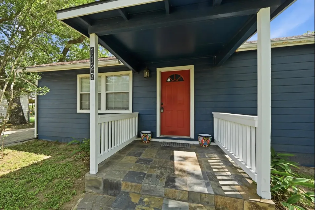 1127 Parr Street Luling TX 78648
