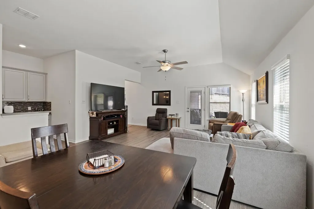 613 Sugar Cane Road Buda TX 78610