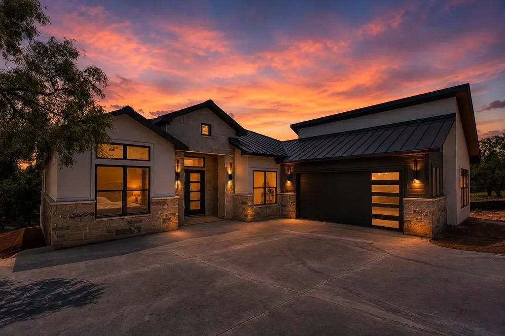 1310 Cats Eye Horseshoe Bay TX 78657