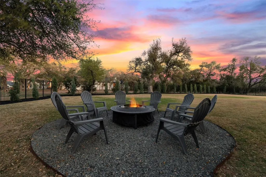 192 Gaucho Way Dripping Springs TX 78620