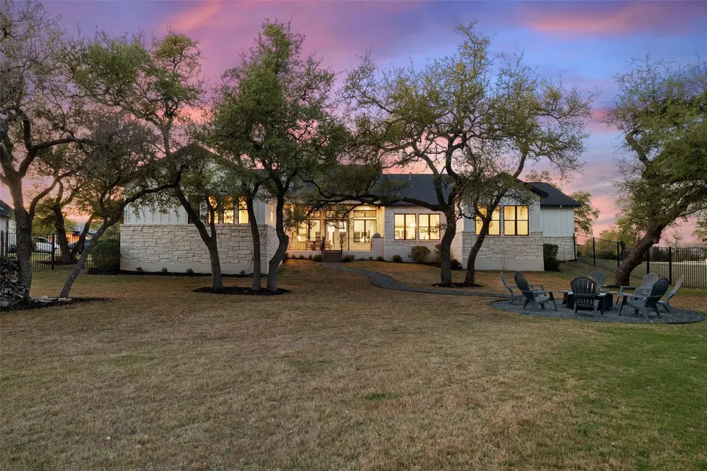 192 Gaucho Way Dripping Springs TX 78620