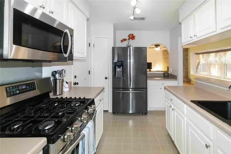 1609 Woodhill Drive Round Rock TX 78681