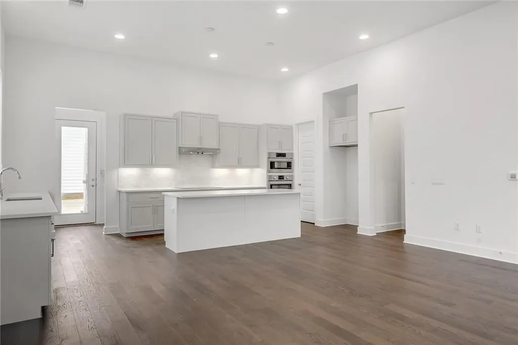 4502 Grassland Drive Austin TX 78723