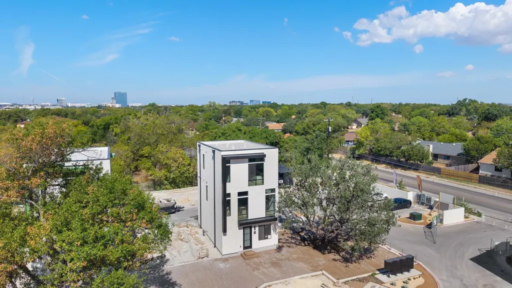 10828 Desert Trail Austin TX 78758