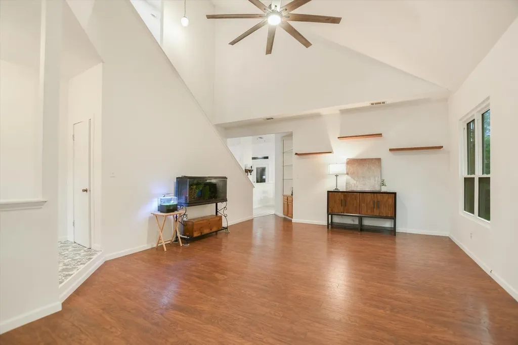 8109 Flashpan Cove Austin TX 78729