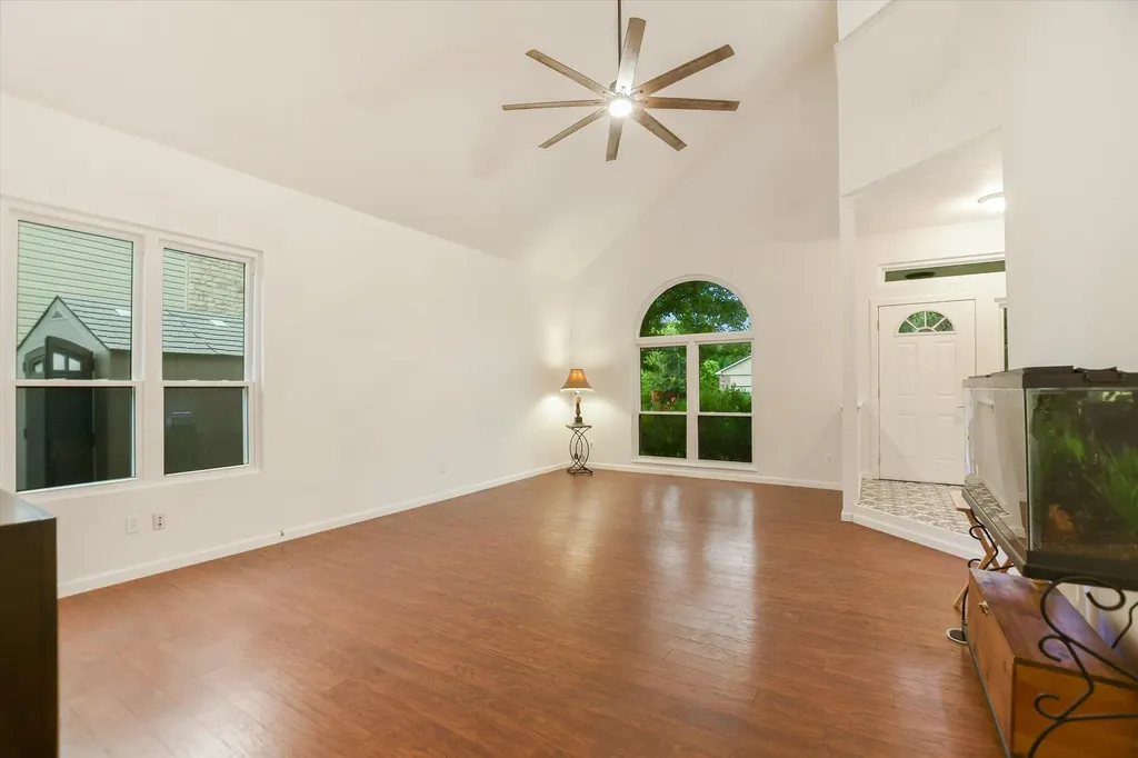 8109 Flashpan Cove Austin TX 78729