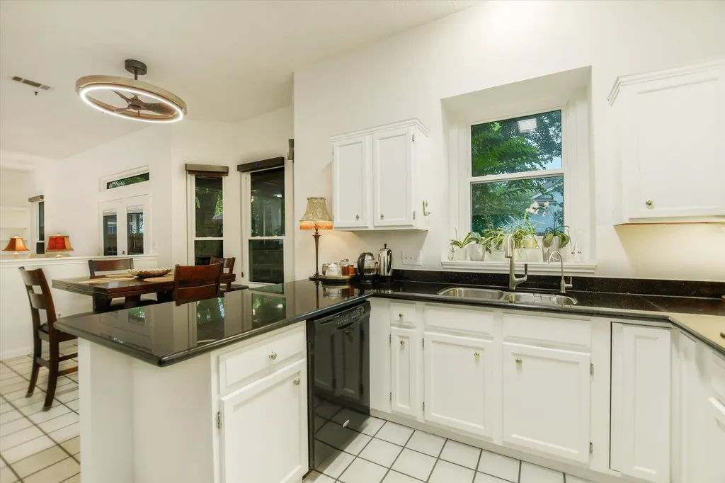 8109 Flashpan Cove Austin TX 78729