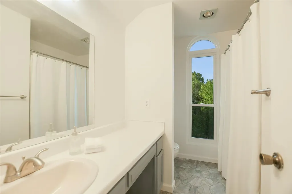 8109 Flashpan Cove Austin TX 78729