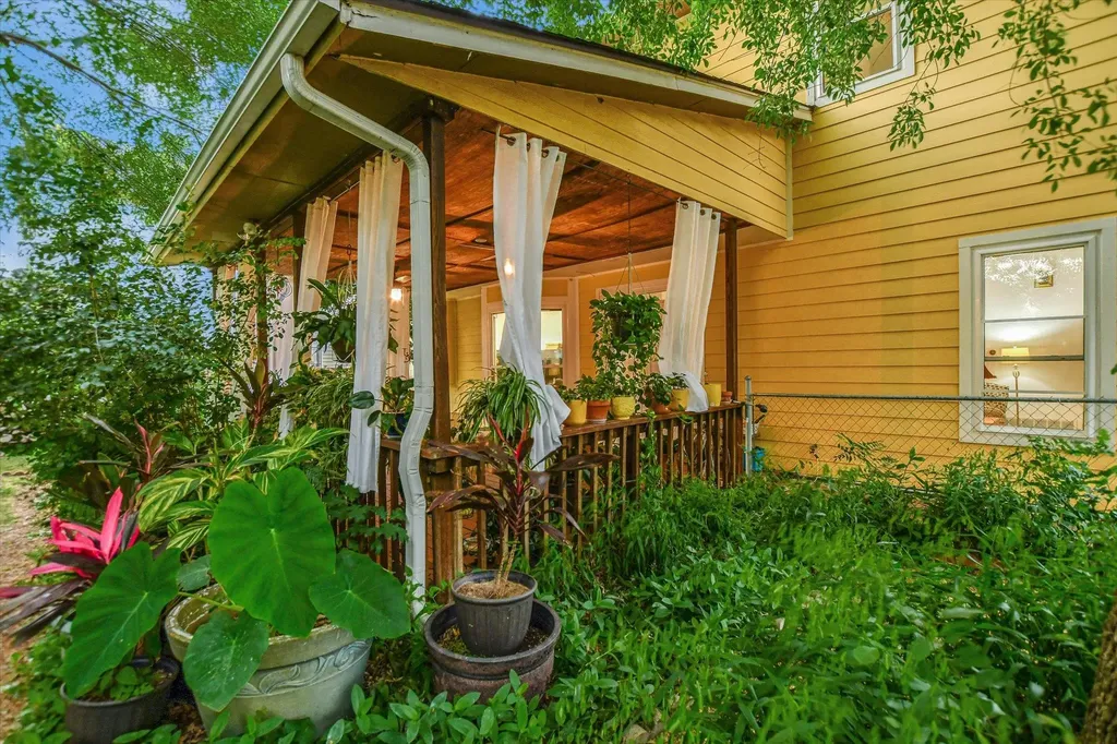 8109 Flashpan Cove Austin TX 78729
