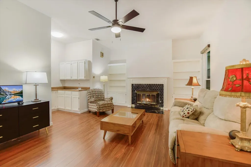 8109 Flashpan Cove Austin TX 78729