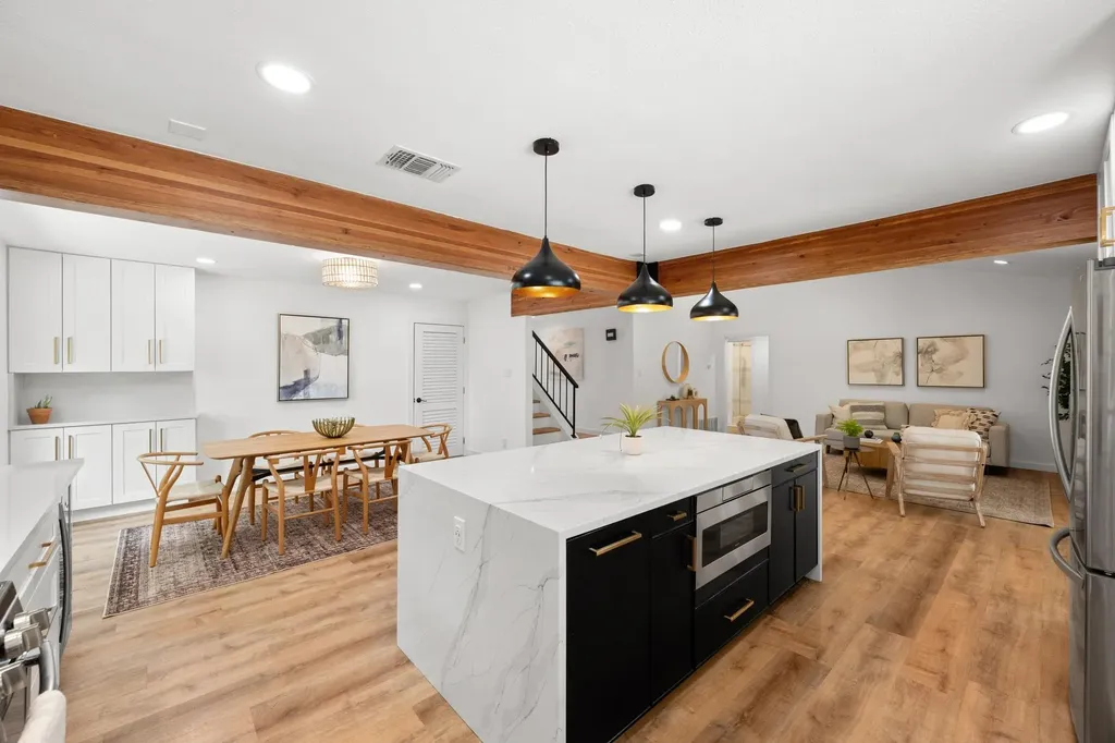 6304 Berkeley Cove Austin TX 78745
