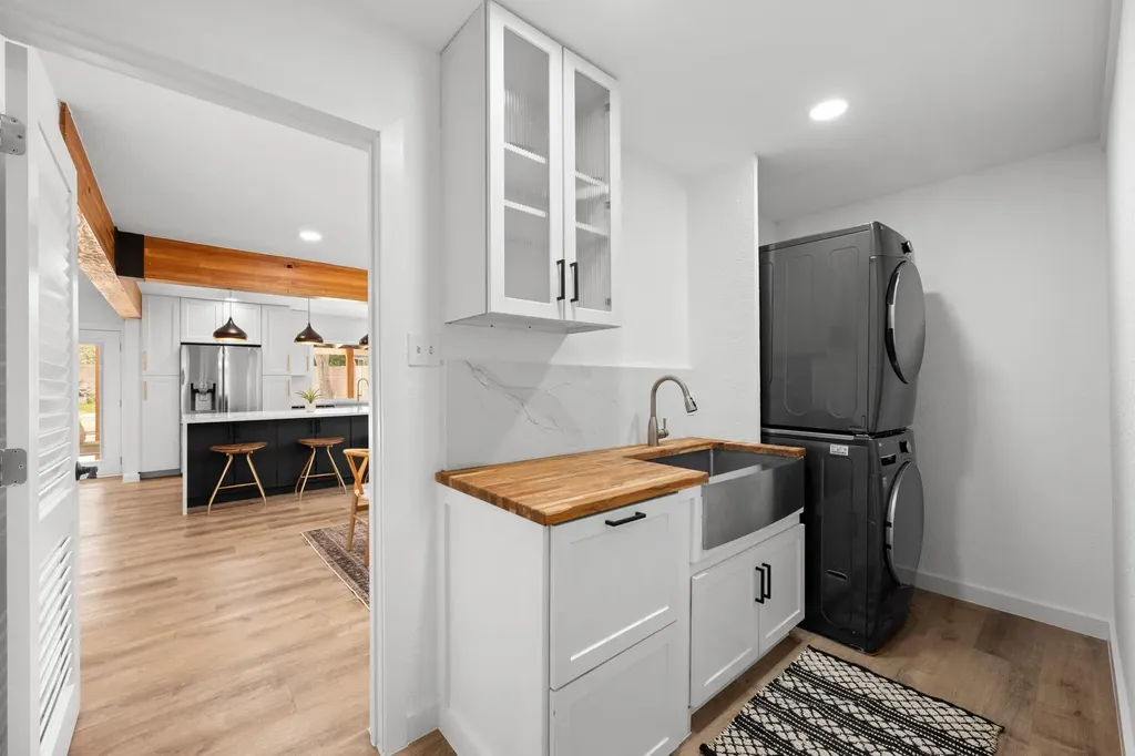 6304 Berkeley Cove Austin TX 78745