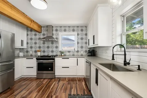 1107 E 17th Street Georgetown TX 78626