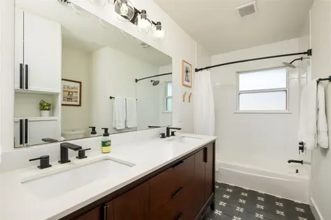 1107 E 17th Street Georgetown TX 78626