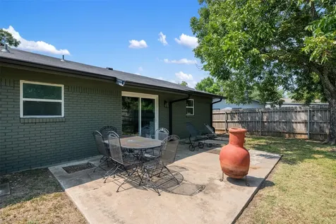 1107 E 17th Street Georgetown TX 78626