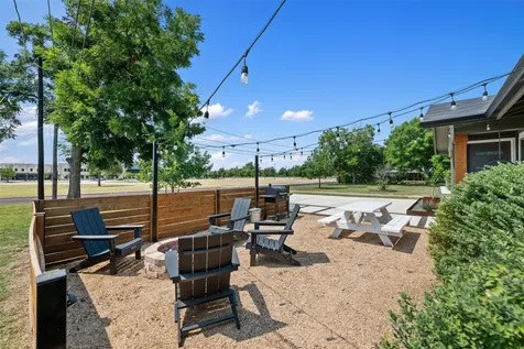 1107 E 17th Street Georgetown TX 78626