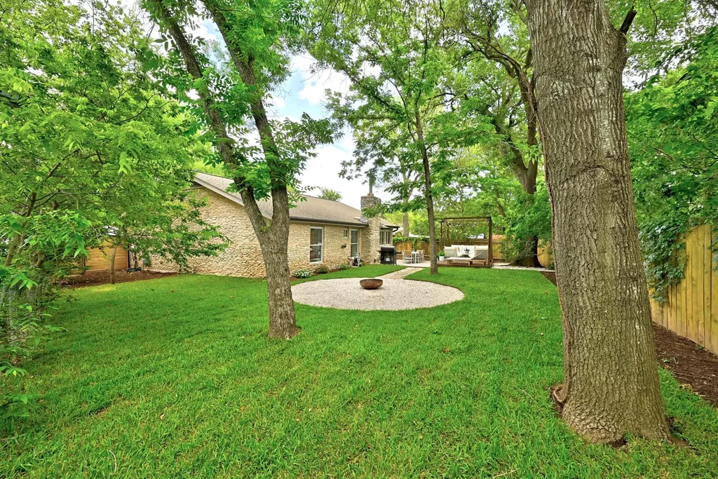 7110 Windrift Way Austin TX 78745