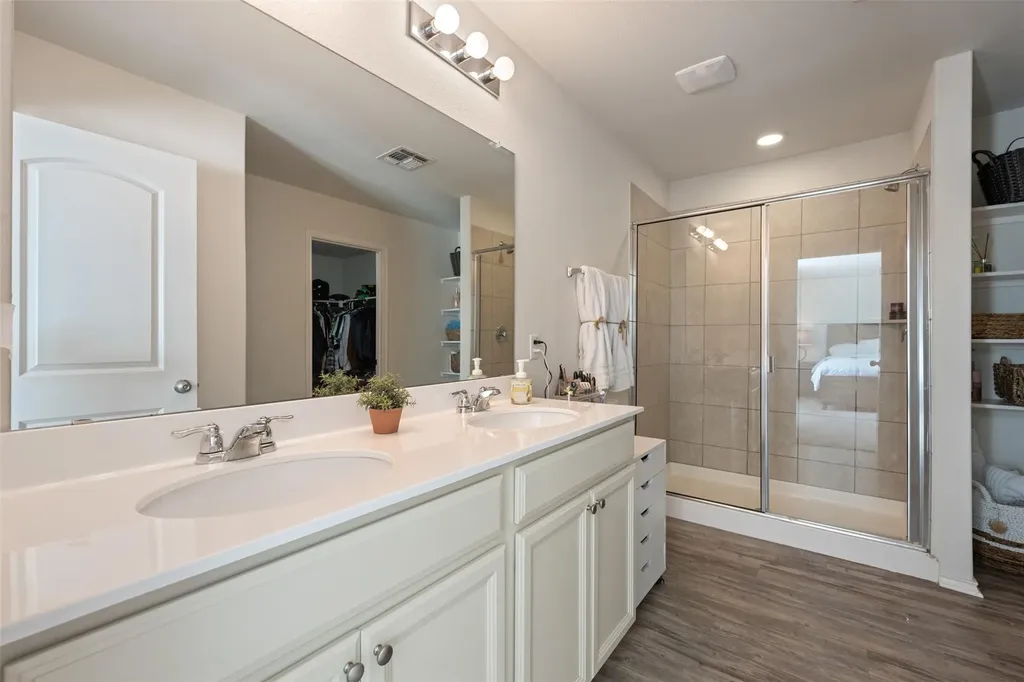 328 Thornless Circle Buda TX 78610