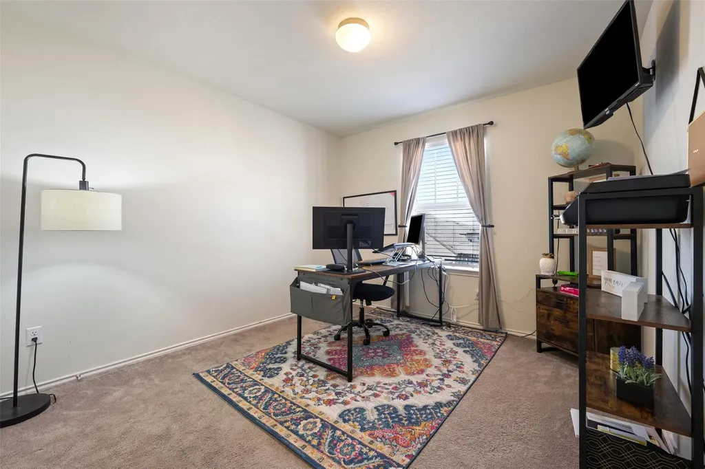 328 Thornless Circle Buda TX 78610