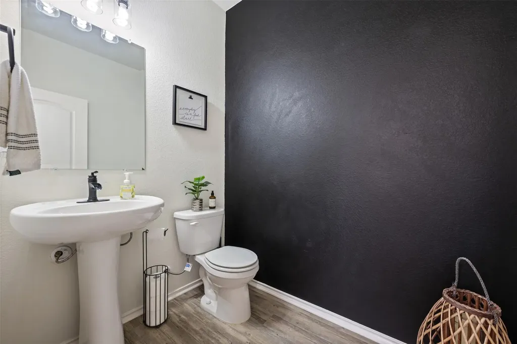 328 Thornless Circle Buda TX 78610