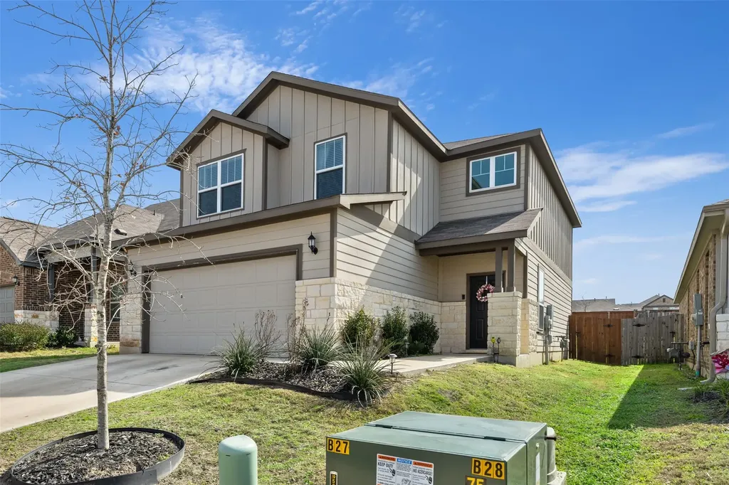 328 Thornless Circle Buda TX 78610