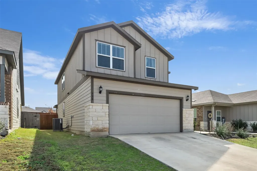 328 Thornless Circle Buda TX 78610