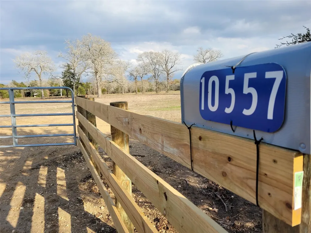 10557 Roy Road Flatonia TX 78941