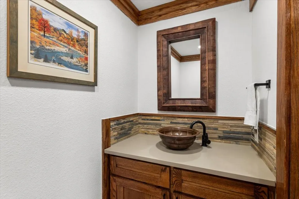 119 Vicinity Trail Spicewood TX 78669