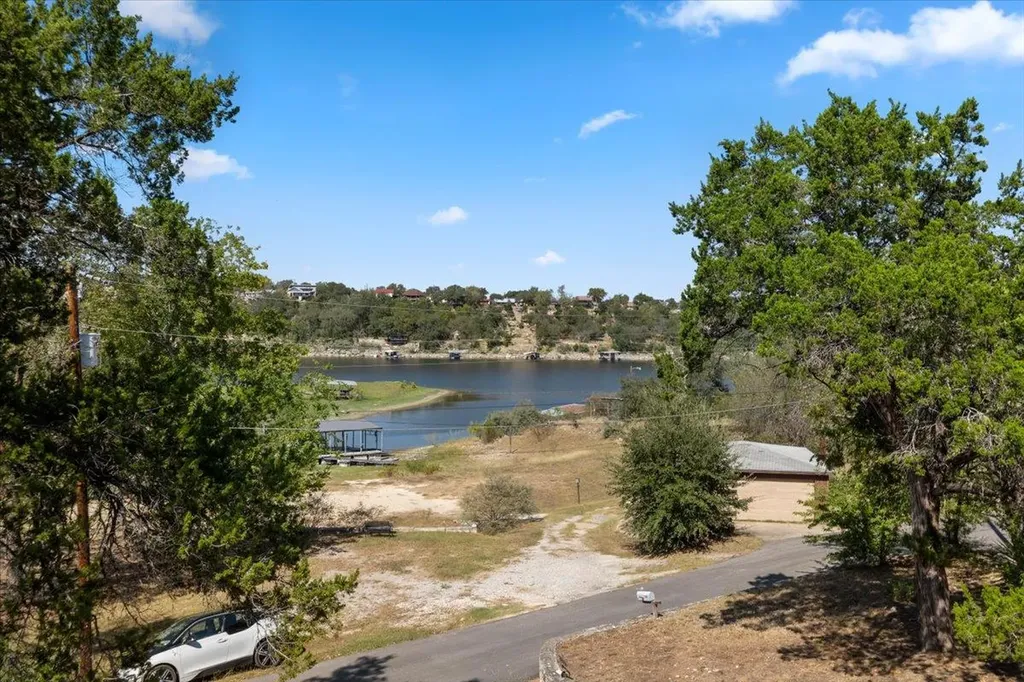119 Vicinity Trail Spicewood TX 78669