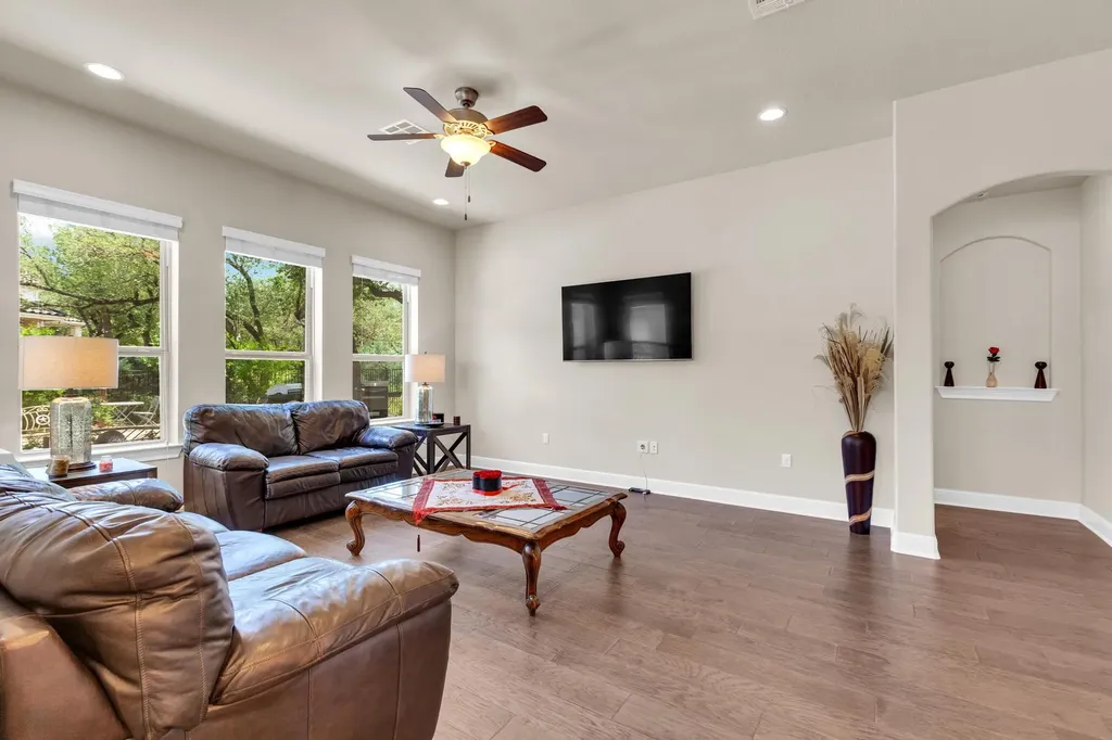 11904 Viscaya Way Austin TX 78726