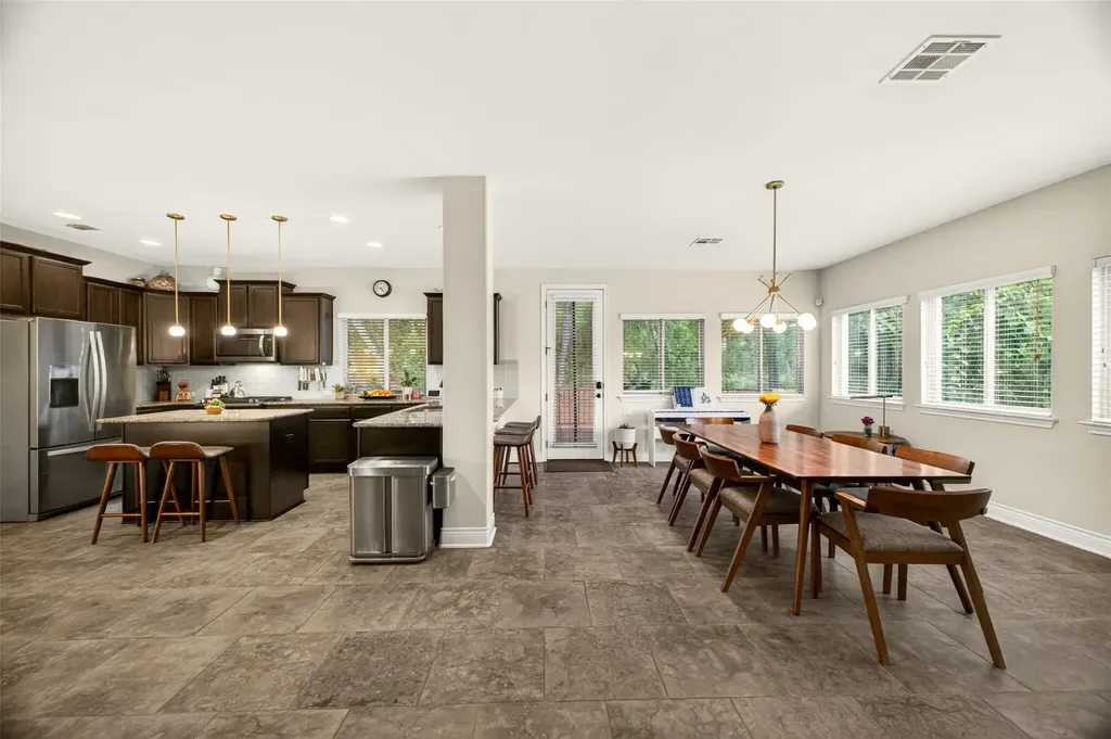 2316 Forsam Bend Austin TX 78725