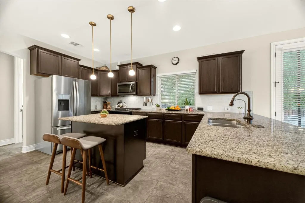 2316 Forsam Bend Austin TX 78725
