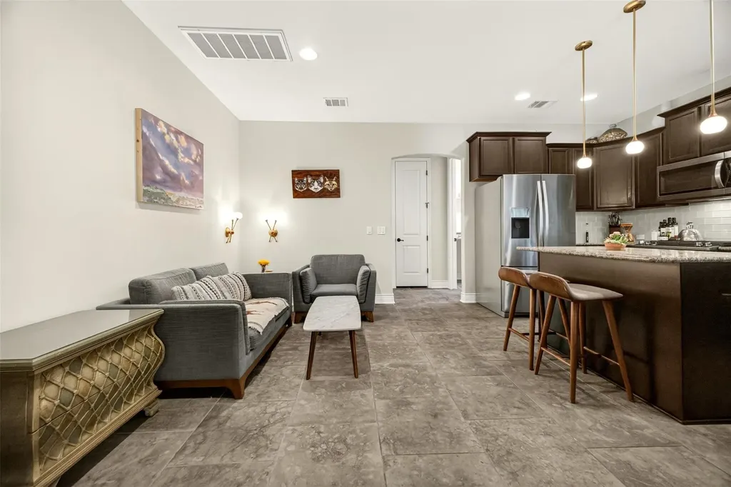 2316 Forsam Bend Austin TX 78725
