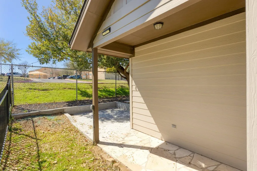 2001 Faro Drive Austin TX 78741