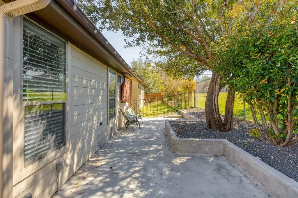2001 Faro Drive Austin TX 78741