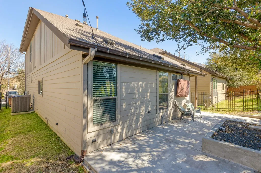 2001 Faro Drive Austin TX 78741