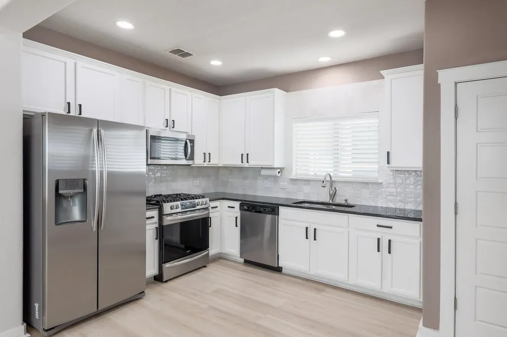 2001 Faro Drive Austin TX 78741