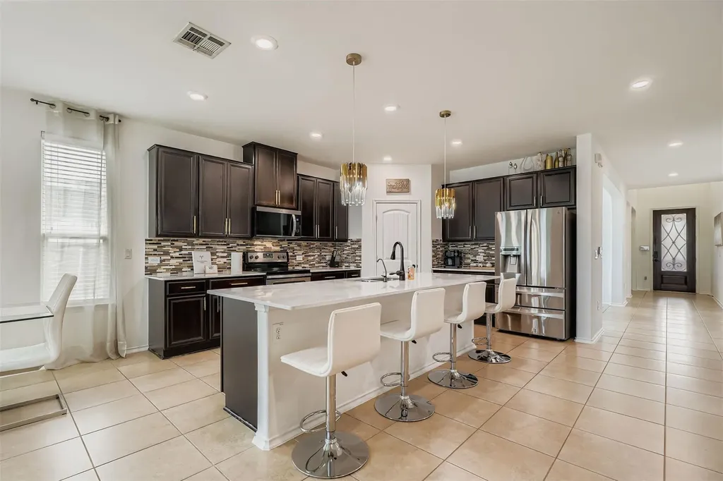 7020 Ondantra Bend Austin TX 78744