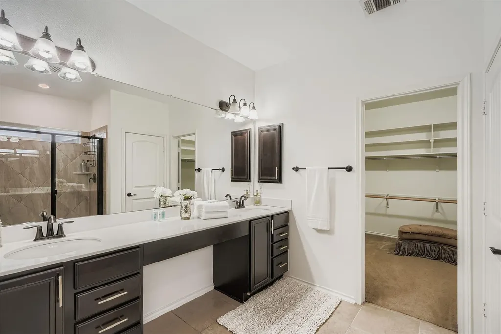 7020 Ondantra Bend Austin TX 78744