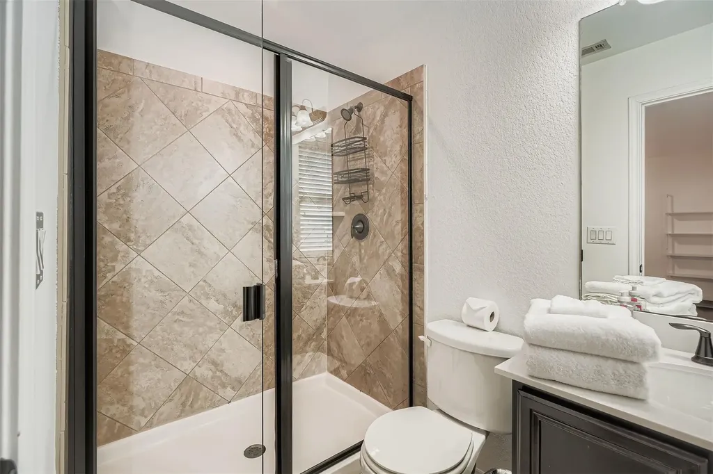 7020 Ondantra Bend Austin TX 78744