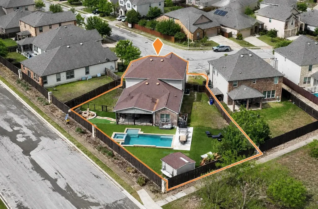 7020 Ondantra Bend Austin TX 78744