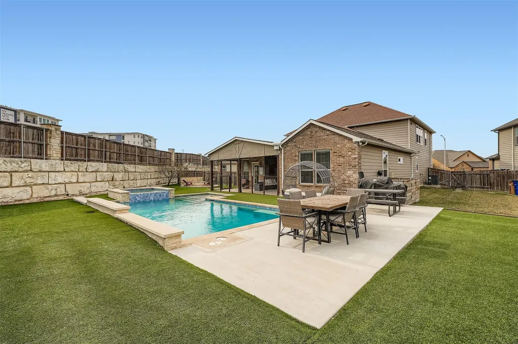 7020 Ondantra Bend Austin TX 78744