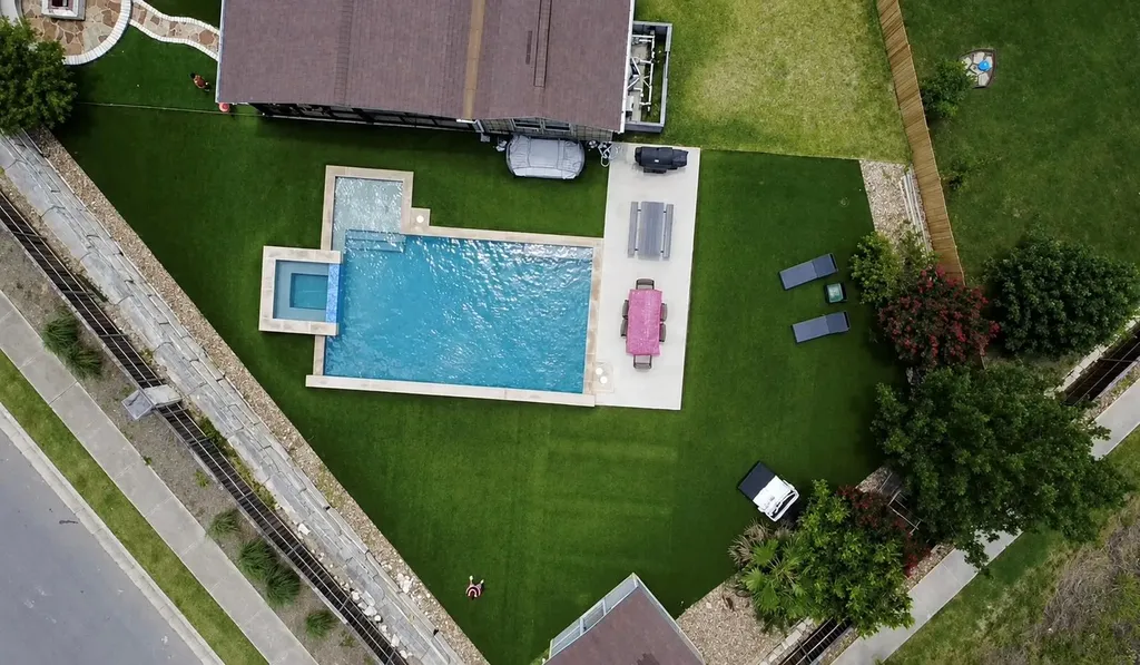 7020 Ondantra Bend Austin TX 78744