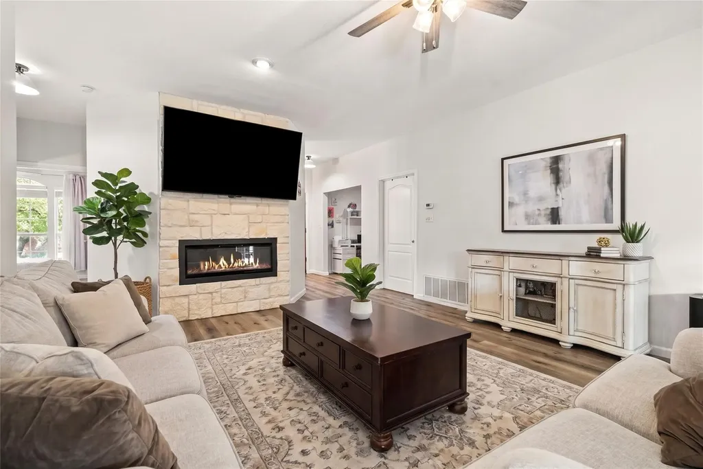 9024 Heiden Lane Austin TX 78749
