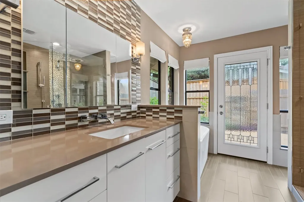 10505 Ronwood Drive Austin TX 78750