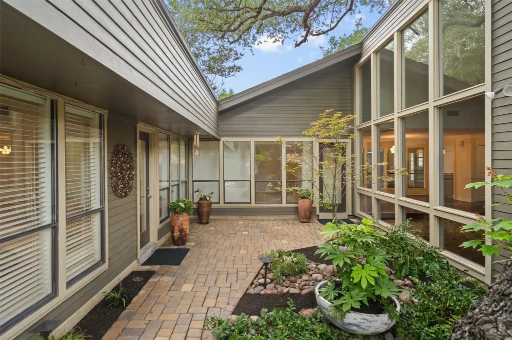 10505 Ronwood Drive Austin TX 78750